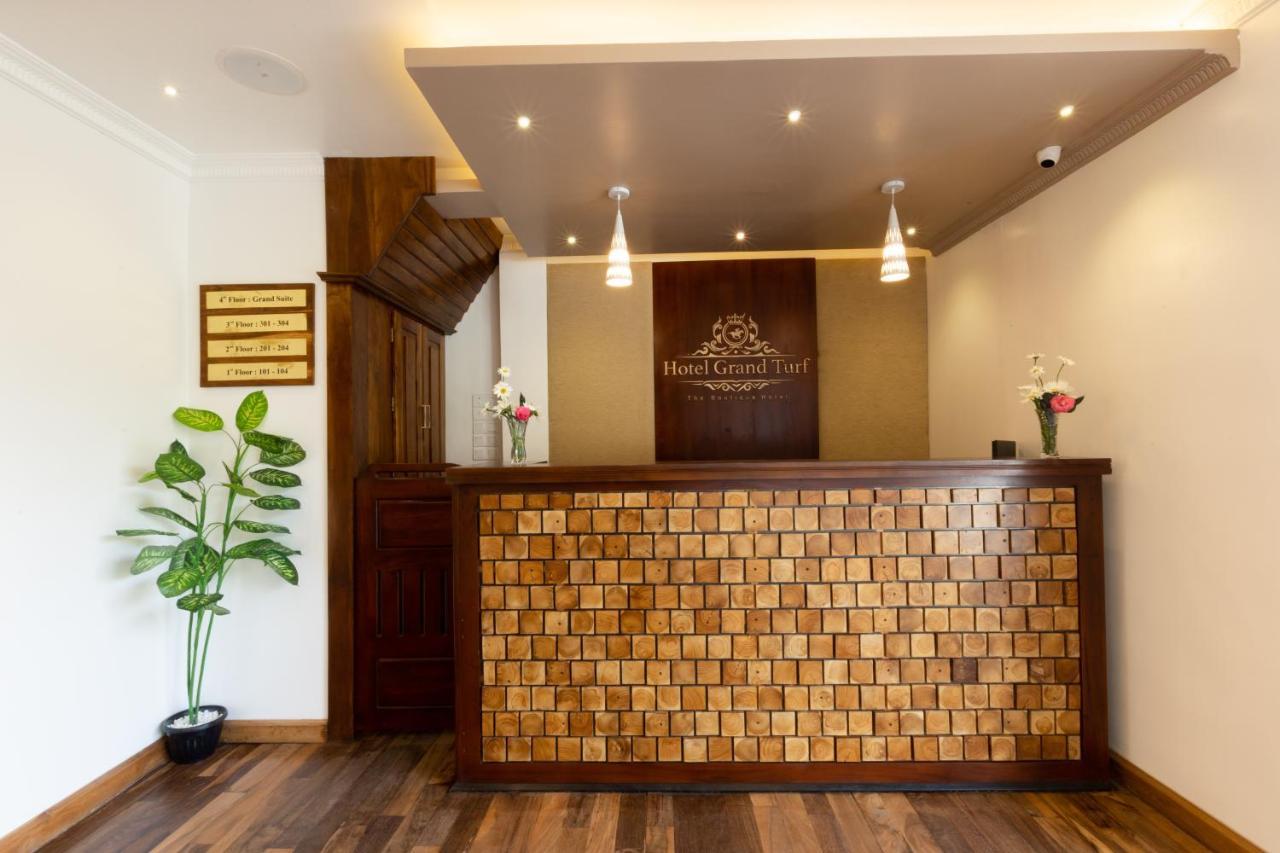 Hotel Grand Turf Нувара-Елія Екстер'єр фото