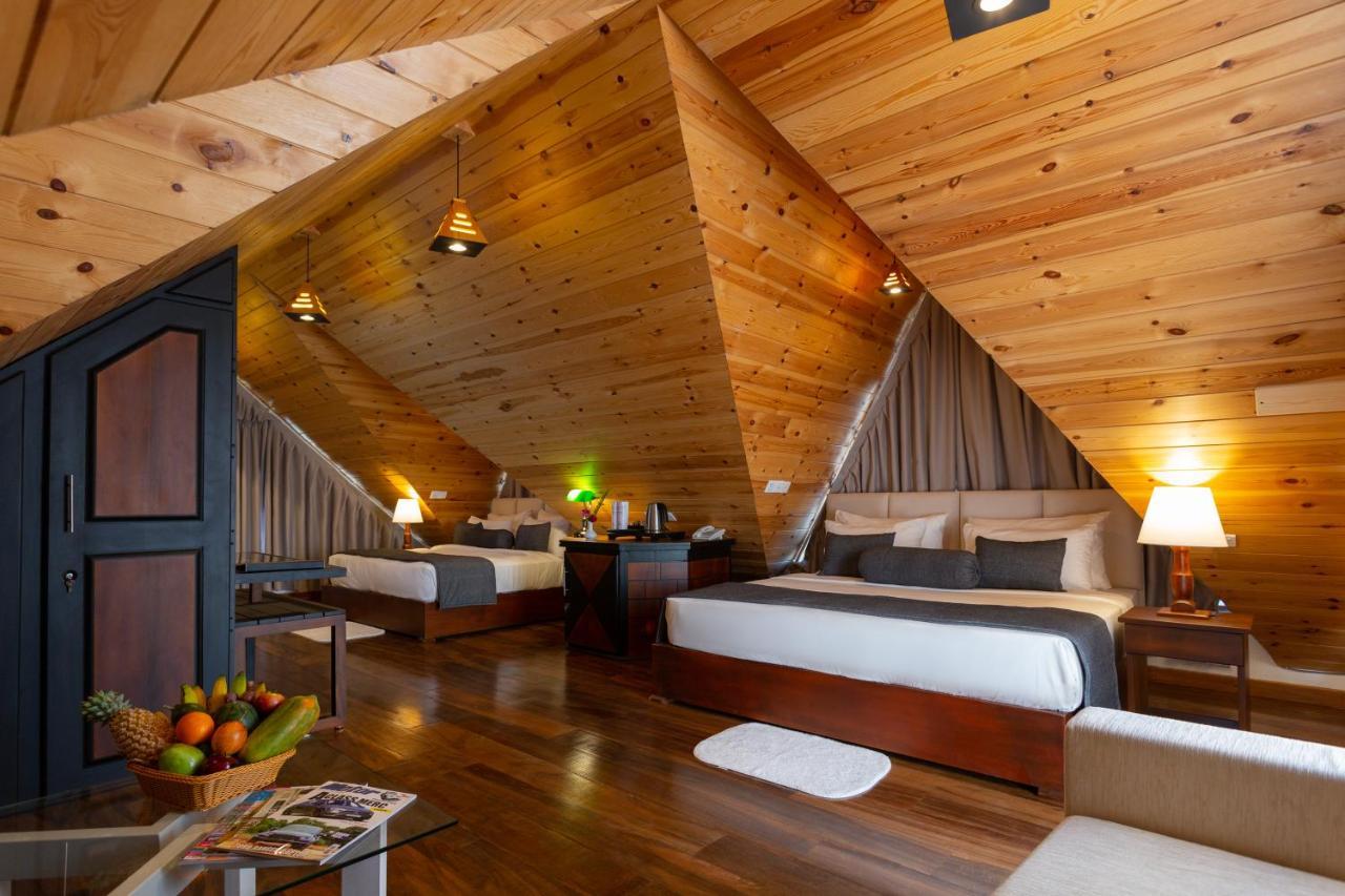 Hotel Grand Turf Нувара-Елія Екстер'єр фото