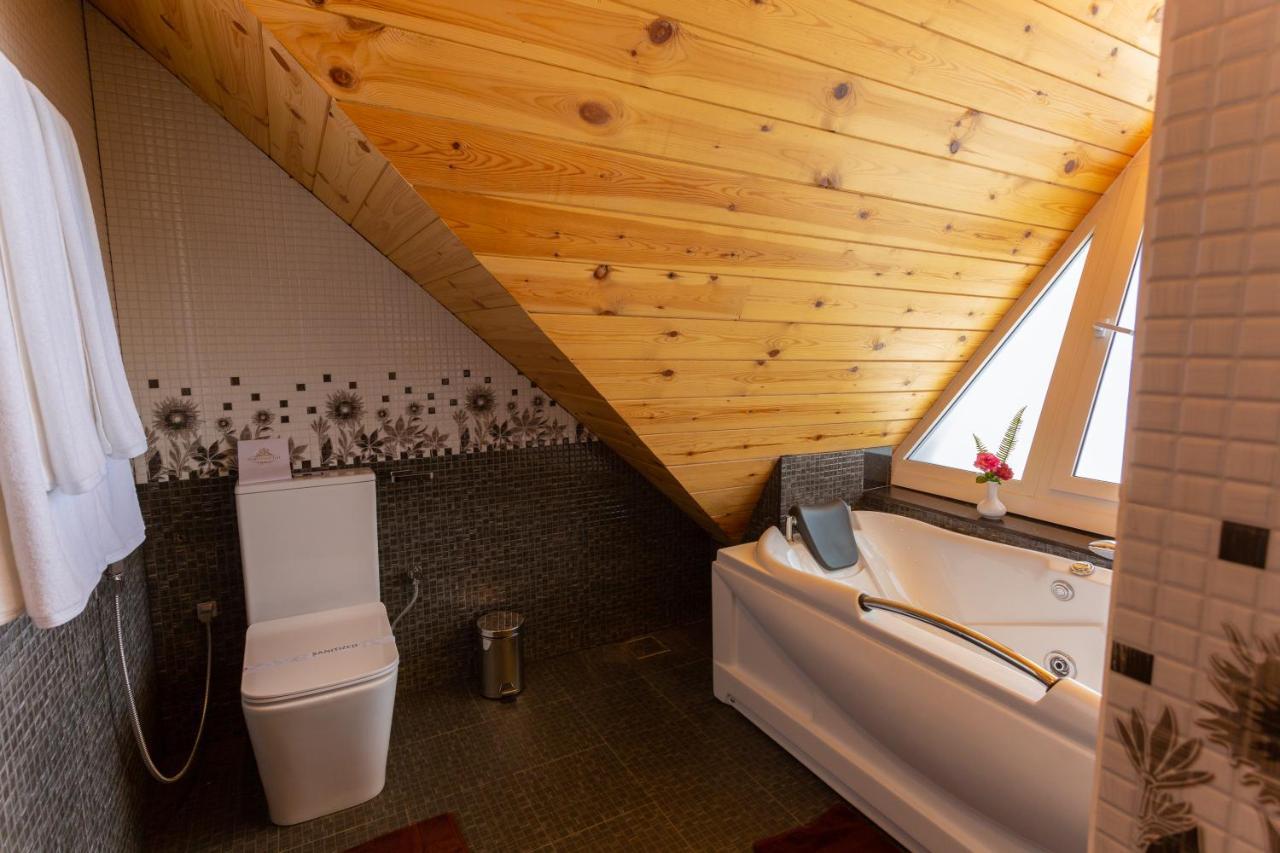 Hotel Grand Turf Нувара-Елія Екстер'єр фото