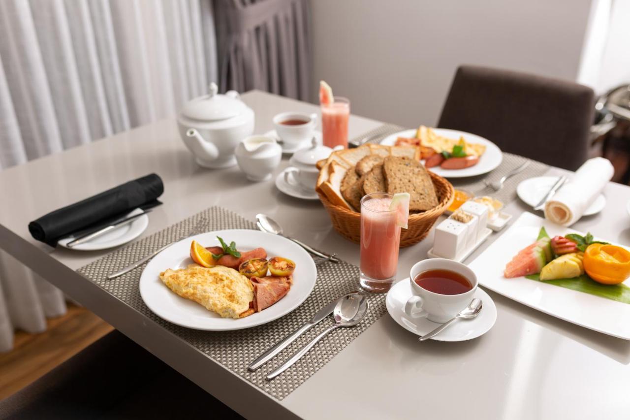 Hotel Grand Turf Нувара-Елія Екстер'єр фото